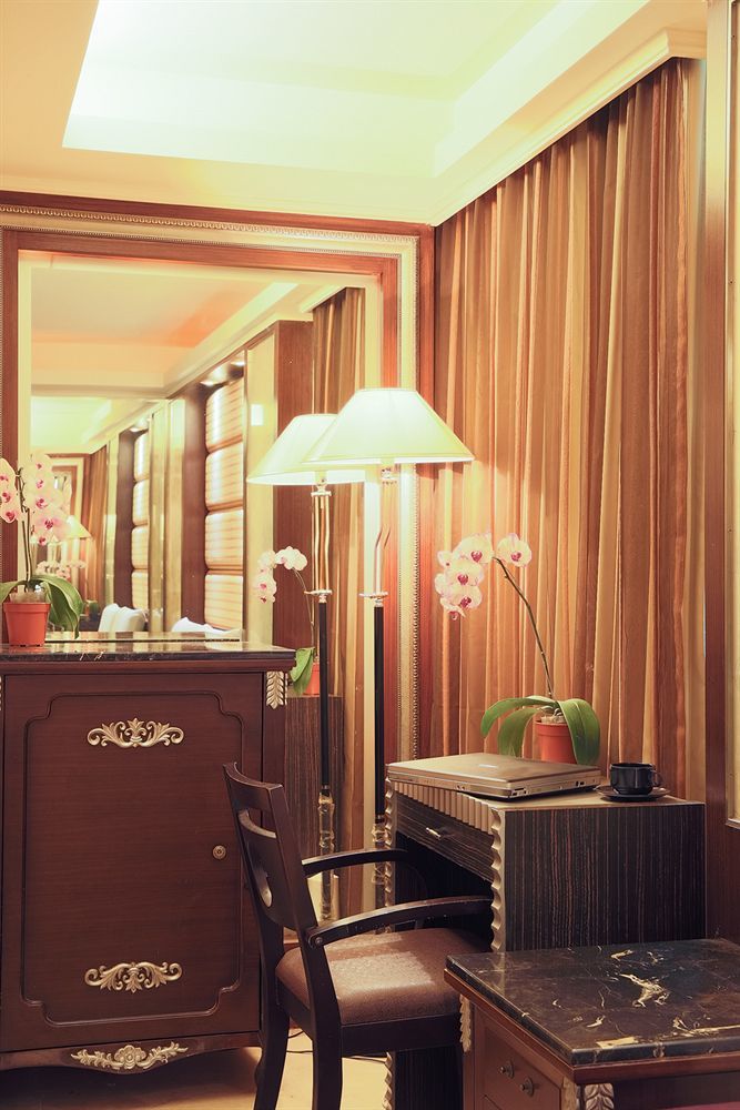 Best Love Boutique Hotel Taipei Exterior photo