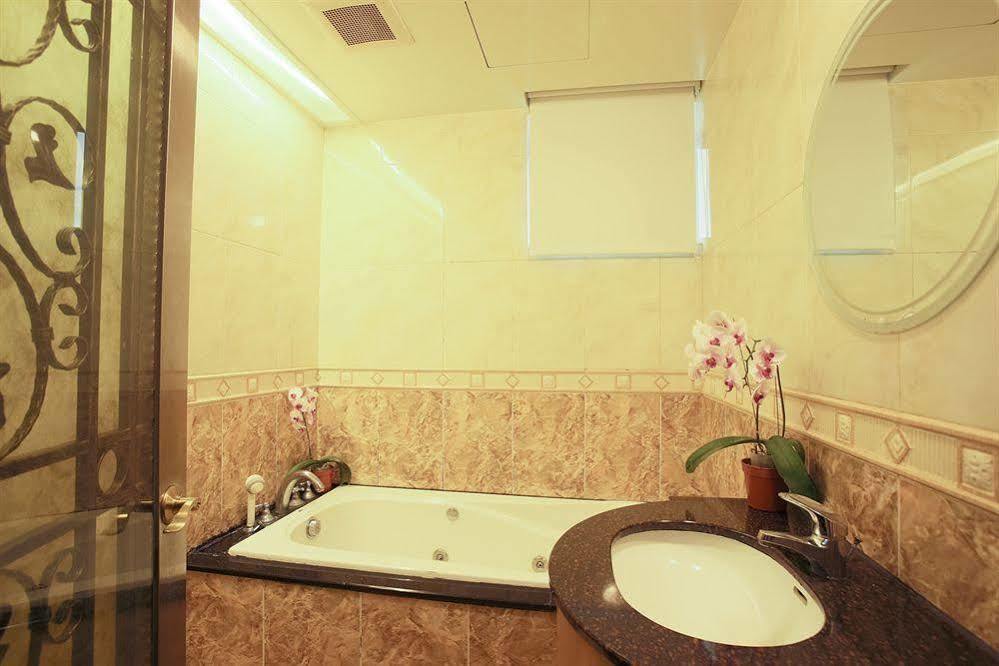 Best Love Boutique Hotel Taipei Exterior photo